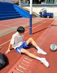 21 点保险陷阱：数学期望与情绪安慰之间的错位。（21点保险的误区：期望值与心理安慰的错位）